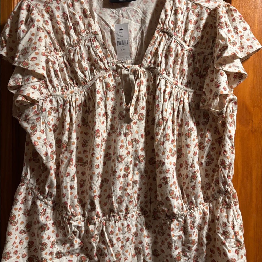 NWT, Lane Bryant, 18/20, flutter sleeves, v-neck, elastic waist, very flattering